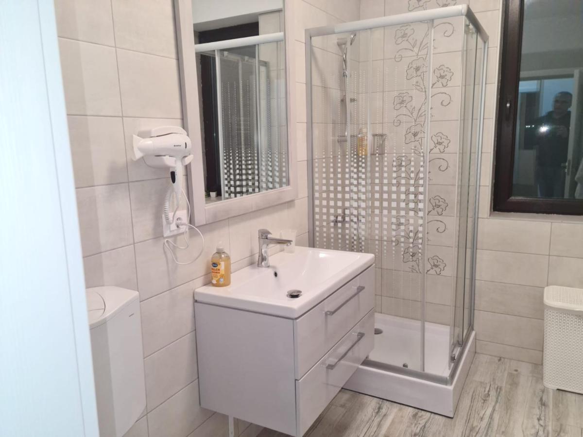 Apartament David Рымнику-Вылча Экстерьер фото