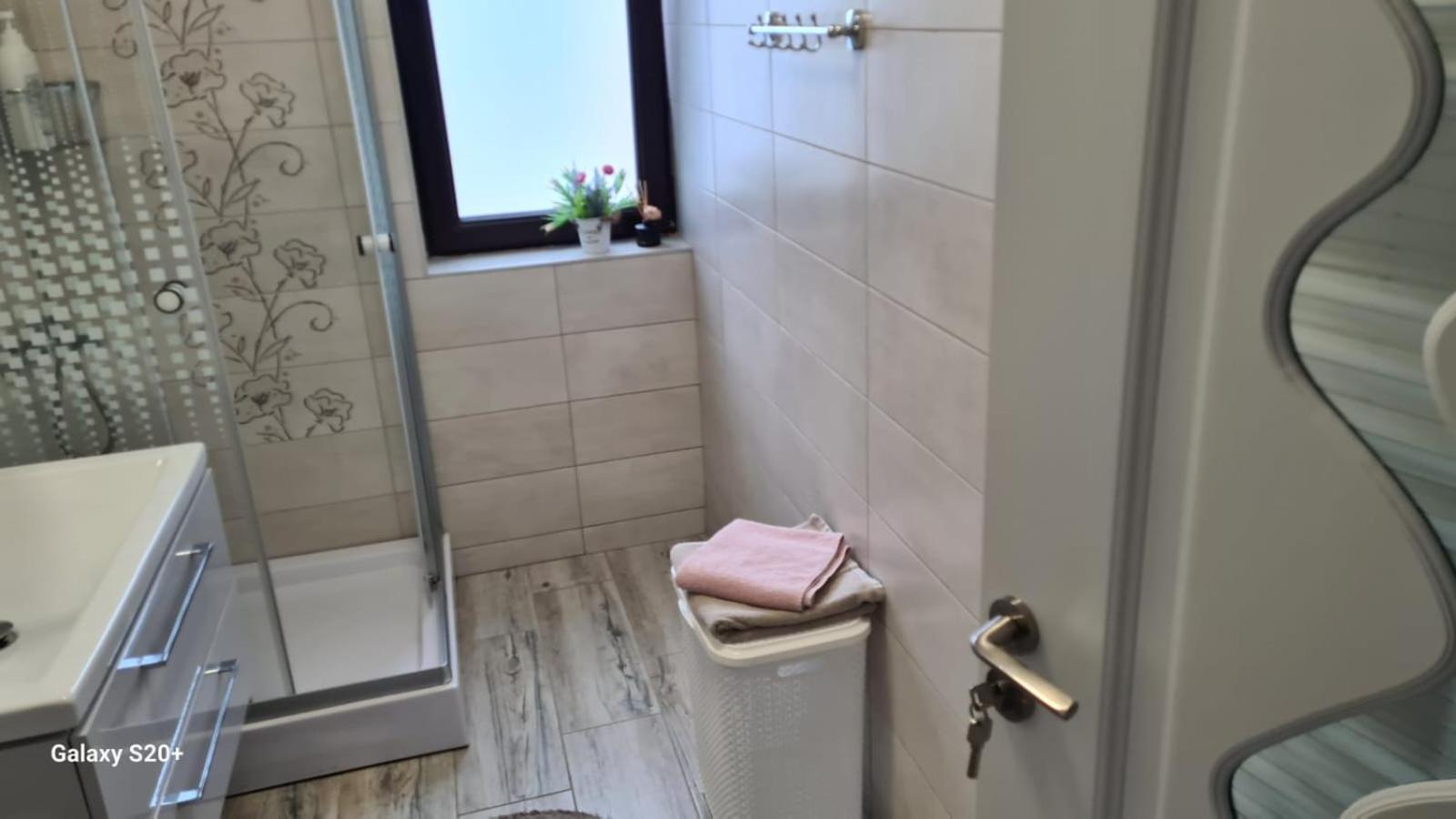 Apartament David Рымнику-Вылча Экстерьер фото