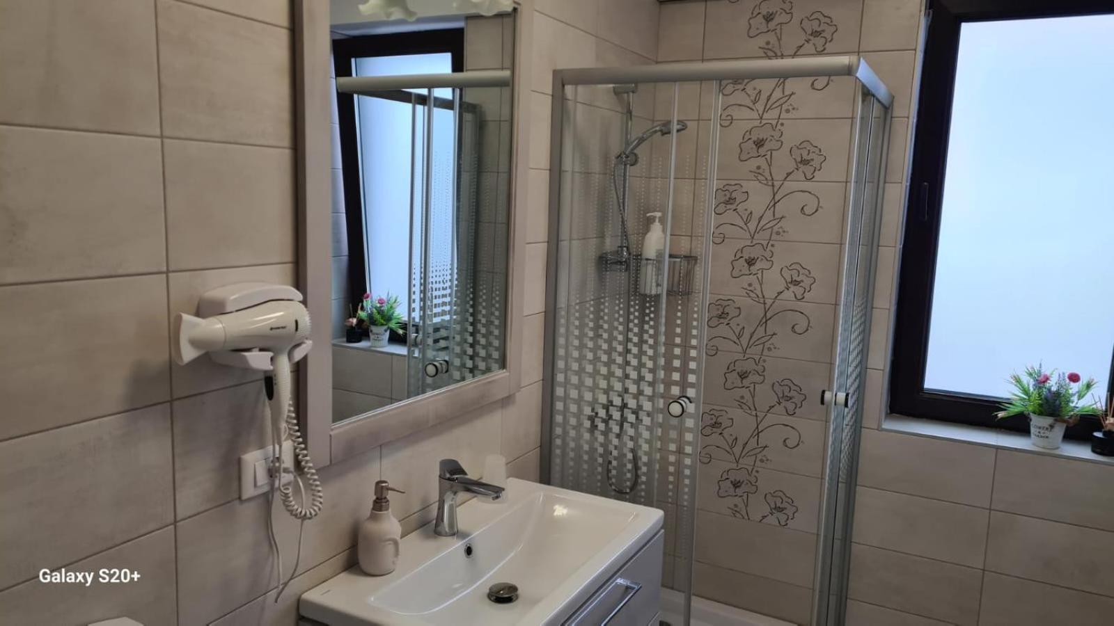 Apartament David Рымнику-Вылча Экстерьер фото